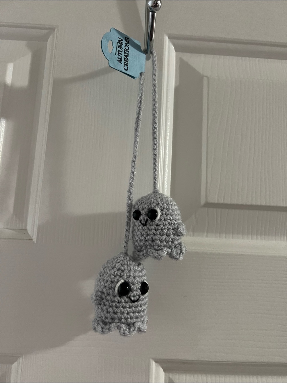 Crocheted Ghost Rearview Mirror Hanger 👻 - Picture 3 of 5